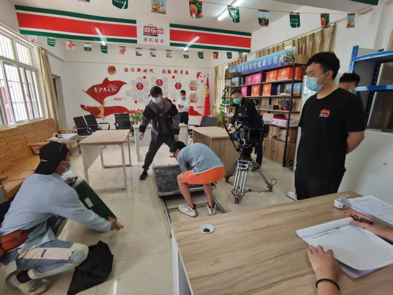 追星女孩心理学分析报告：长泰县广告片拍摄公司揭秘饭圈应援式传播逻辑